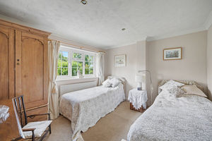 Guest bedroom- click for photo gallery